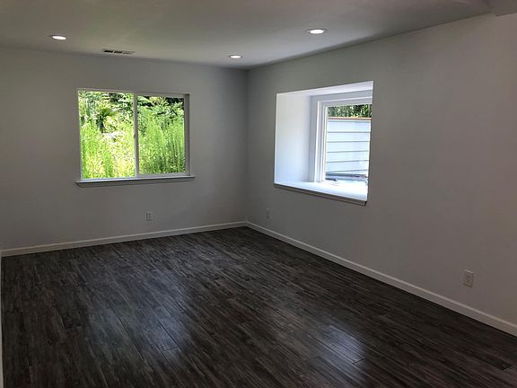 Dining room or office area