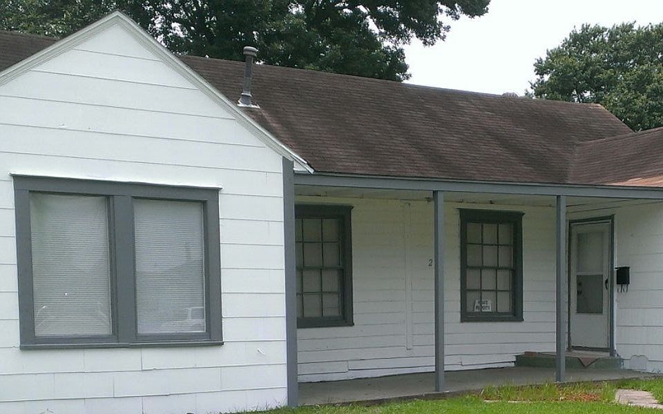 1st image of 206 E 1st St