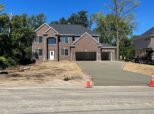 279 S Blvd E, Rochester Hills, MI 48307