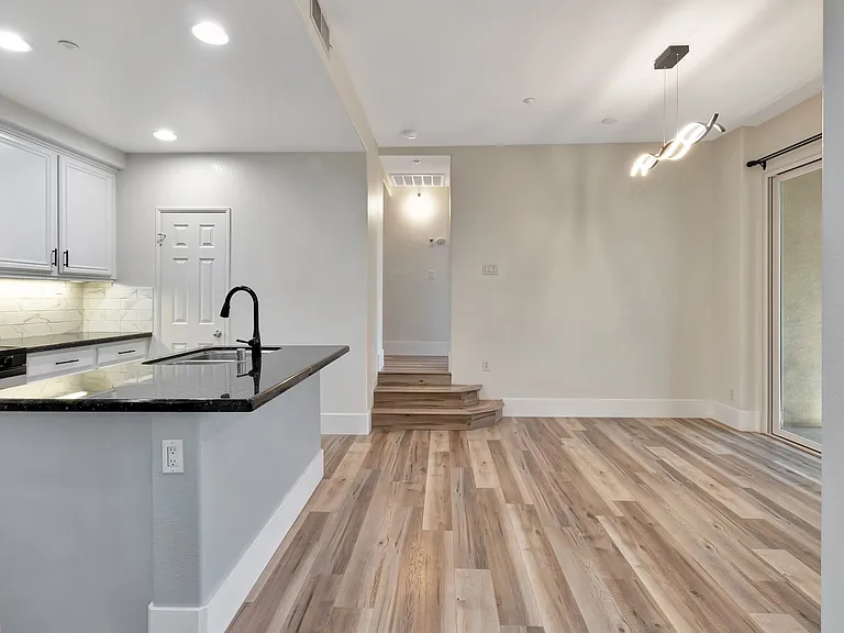 2822 Escala Cir — Photo 4