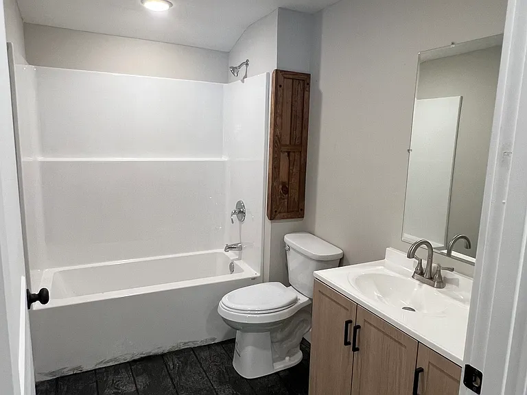 511 Hawkins St #B — Photo 10