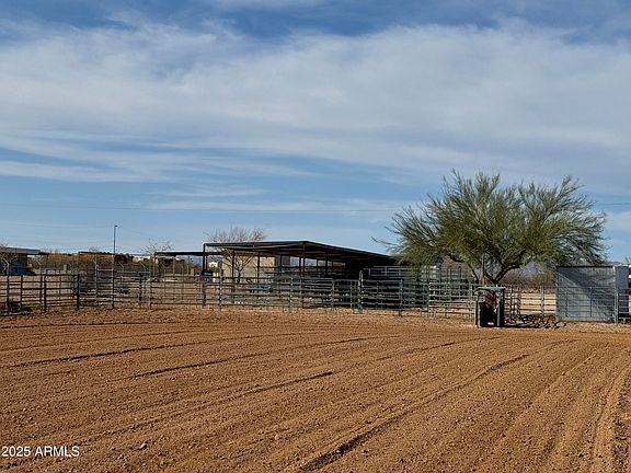 5th image of 19019 W Roadrunner Road #-