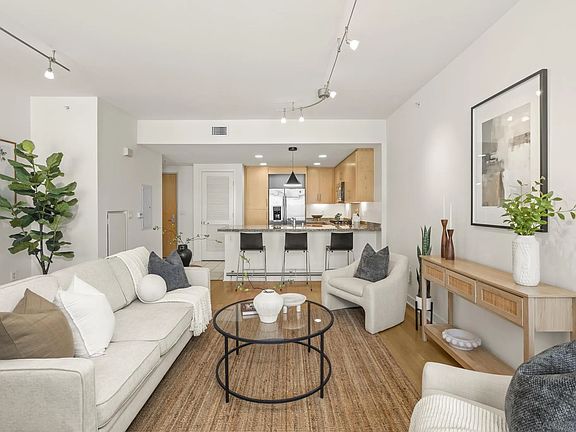 4th image of 3812 Park Blvd Unit 412