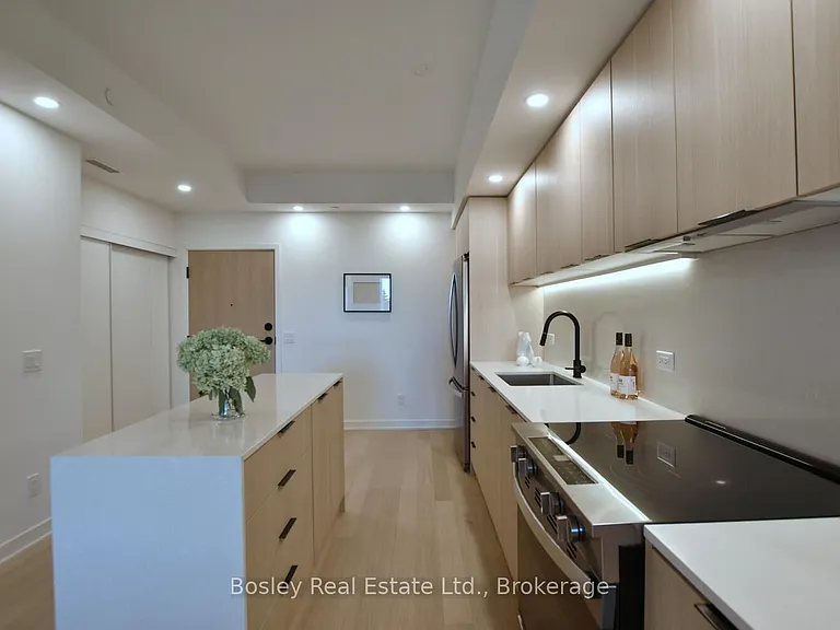 31 Huron St #227 — Photo 12