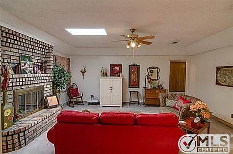 5th image of 304 Stratford Dr