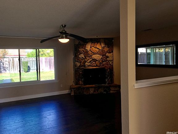 4th image of 8749 Valley Oak Ln
