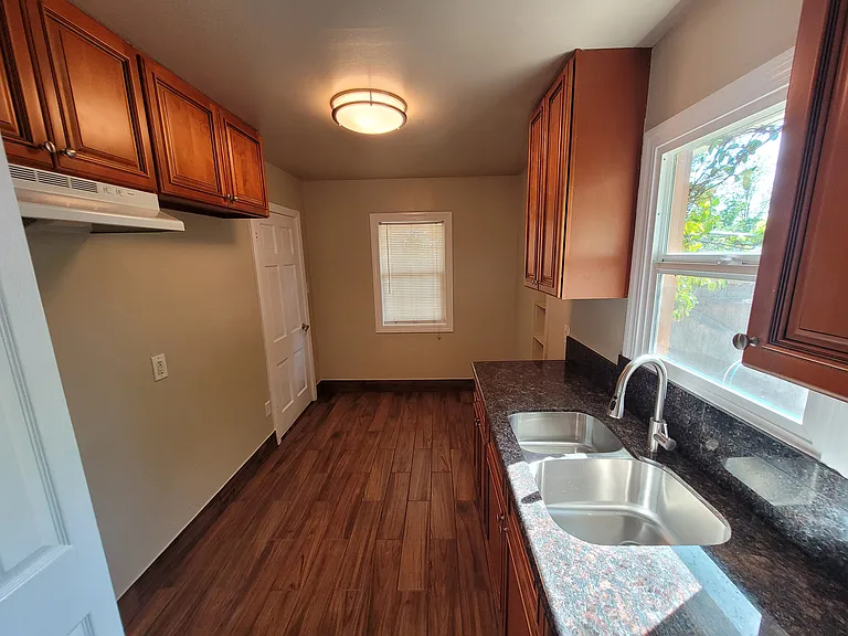 5107 Gordon Dr — Photo 17