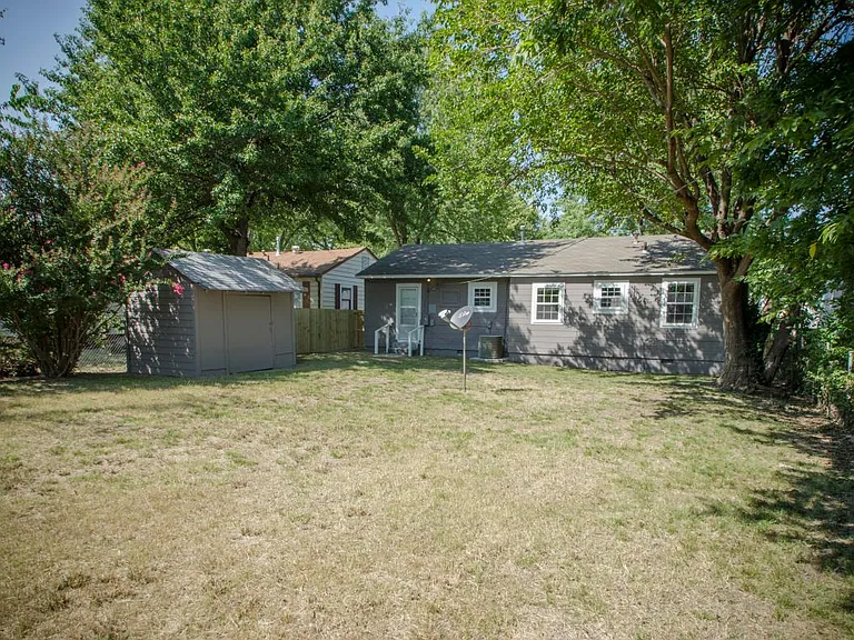 7122 E Latimer Pl — Photo 4