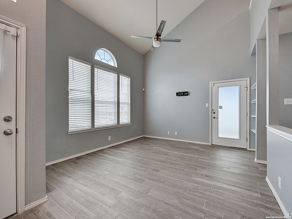 2nd image of 7711 CROWN GATE DR