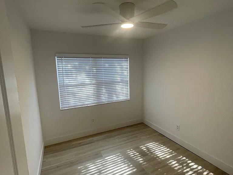 4315 W Laurel St — Photo 14