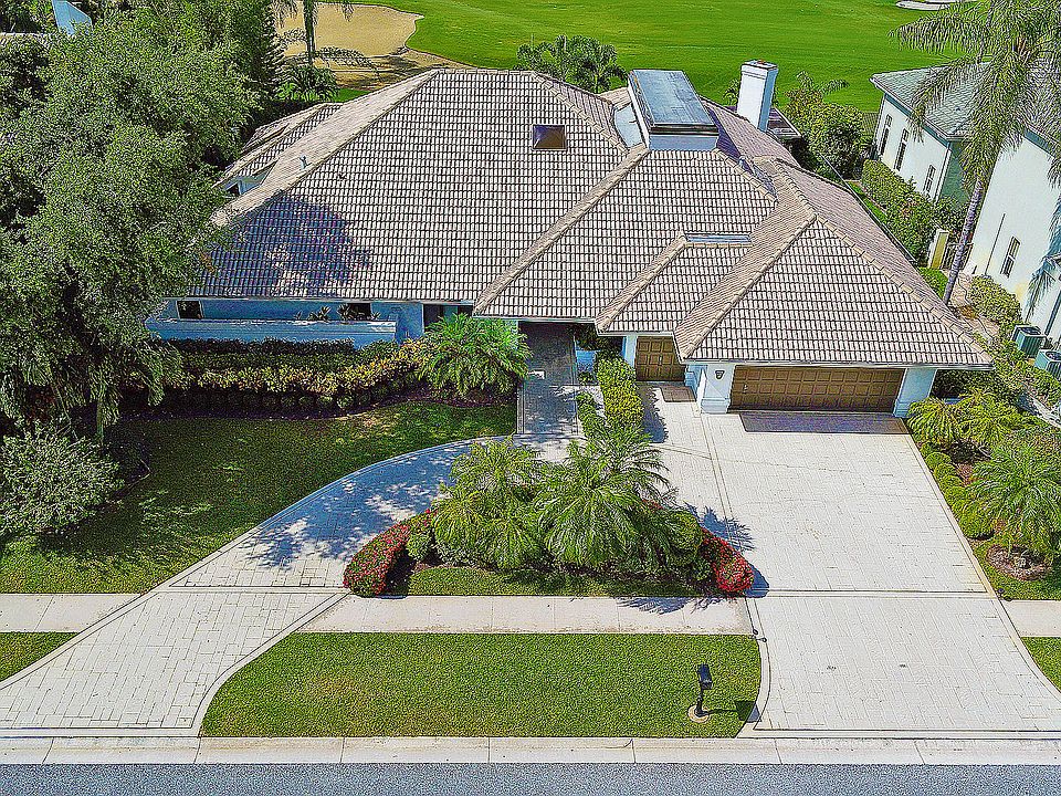 Home For Sale In Boca Grove