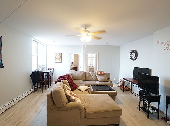 3rd image of 267 22nd St #4