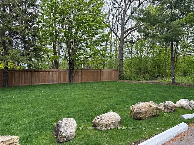 20 Alice St E #1 — Photo 23