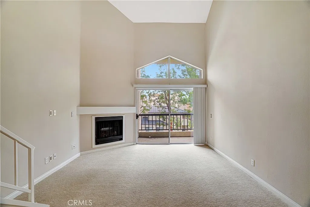 2 bed, 1050 sqft, $3,050 — Photo 3