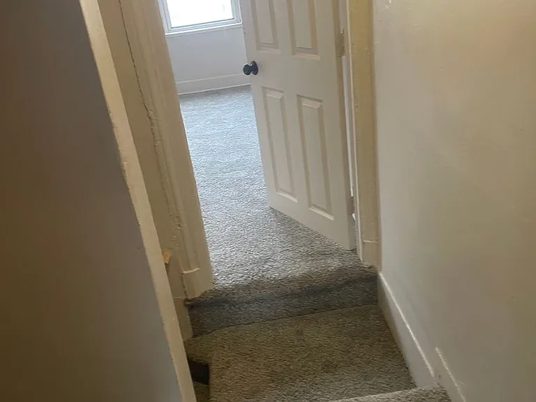 122 W Elm St — Photo 8