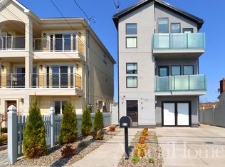 393 Father Capodanno Blvd, Staten Island, NY 10305