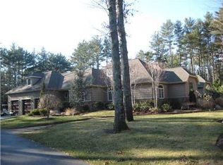 9 Maguire Ln, West Greenwich, RI 02817