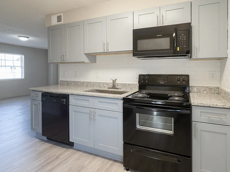 Eastside Crossing Apartments — Photo 8