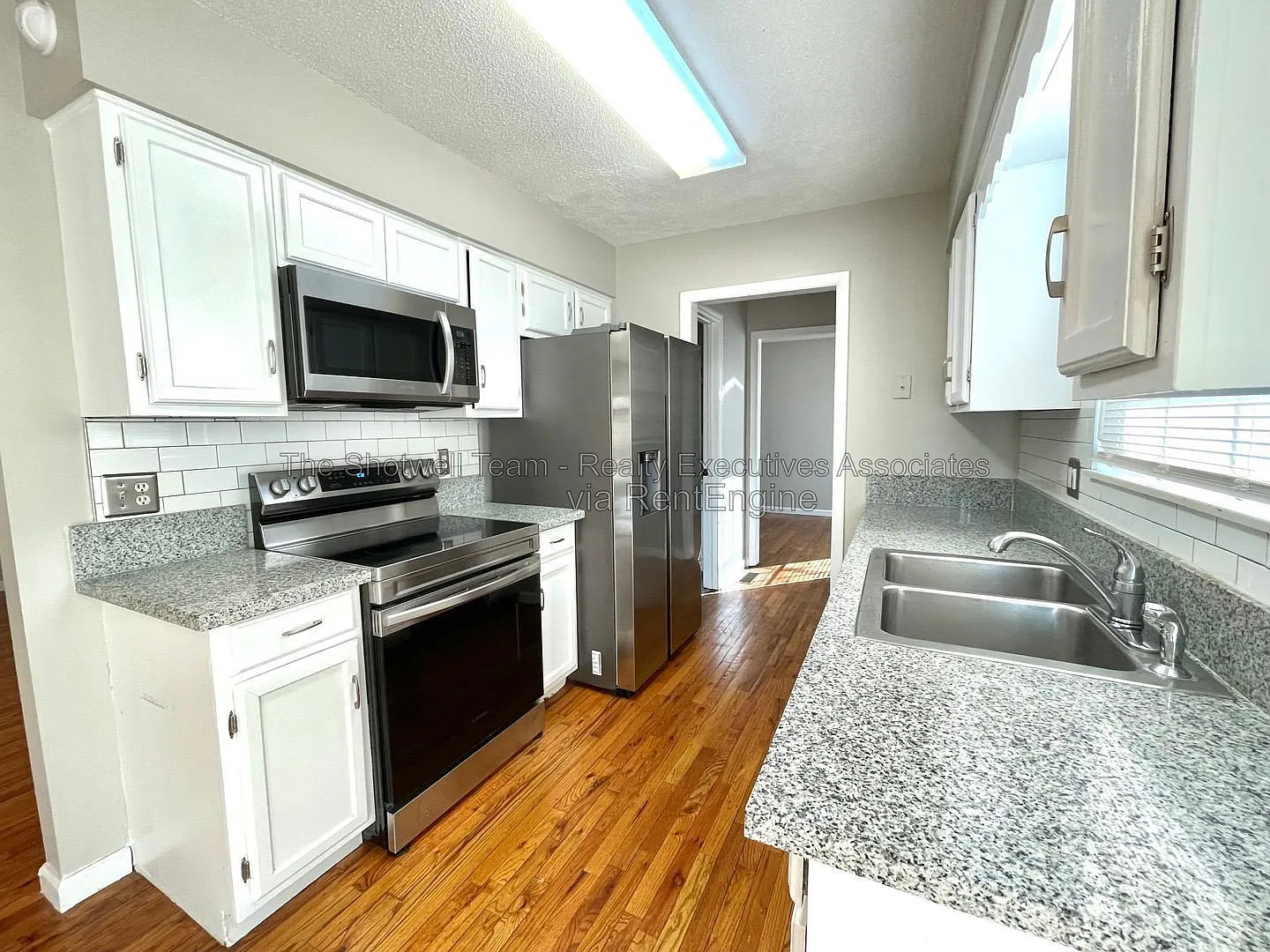3 bed, 2.5 bath, 1536 sqft, $2,400 — Photo 3