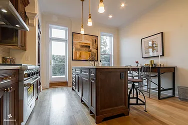 Rented by Dixon Advisory USA Inc.