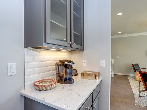 5th image of 165 Wineberry Way