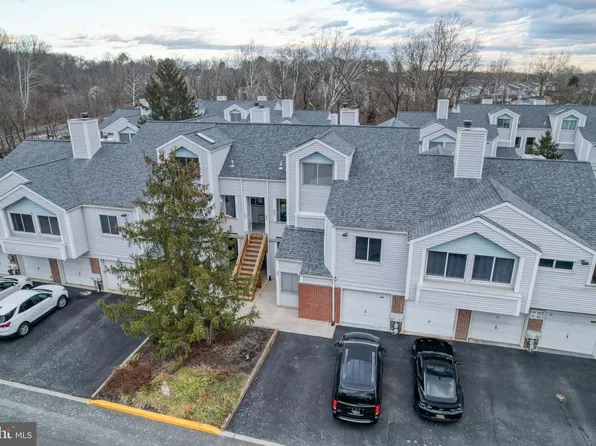 408 Margit Ct, Newark, DE 19711