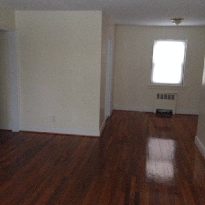 1st image of 296 Malden Pl