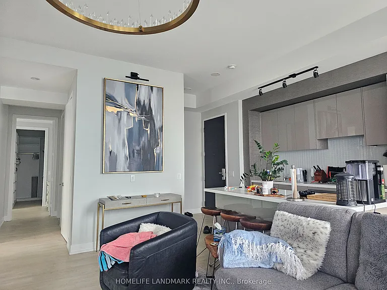 7 Grenville St #6011 — Photo 13