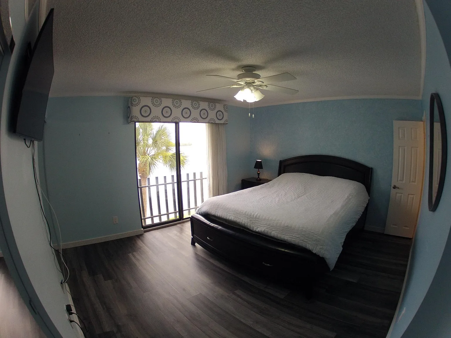 867 Bayway Blvd — Photo 2