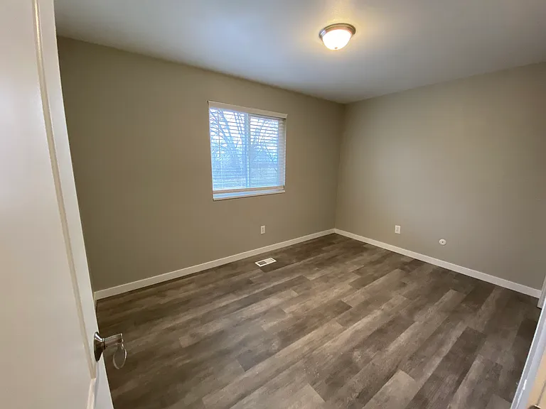 373 Lakewood Dr — Photo 16
