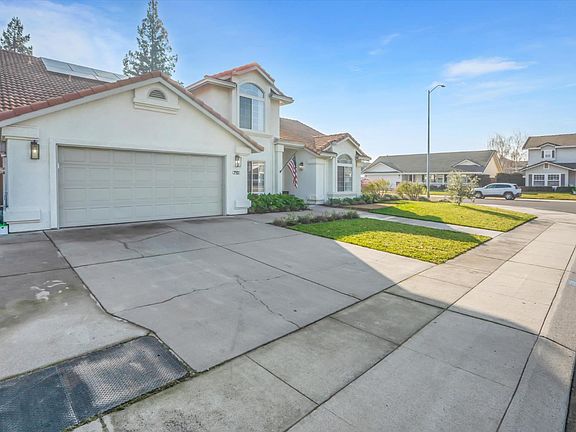 3rd image of 710 Vermeulen Dr