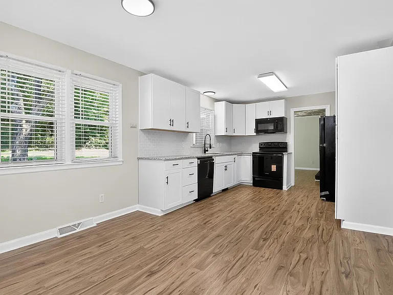 6901 Ridge Lane Rd — Photo 18