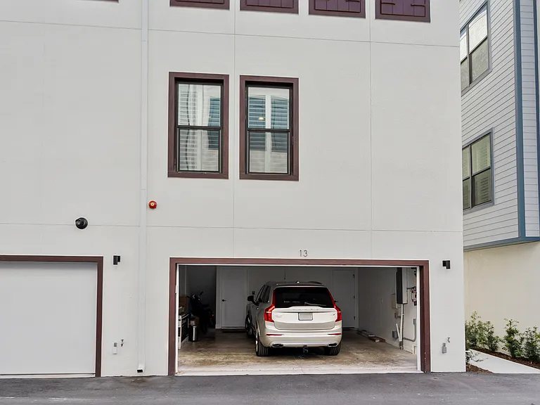 946-garage_01162023