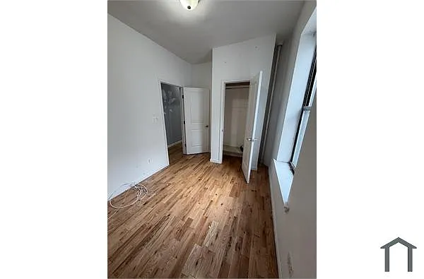 Building Photo - 2654 Marion Ave #4