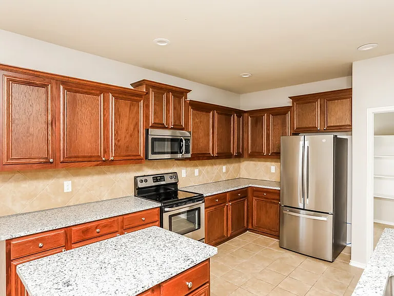 313 Haywood Cir — Photo 7