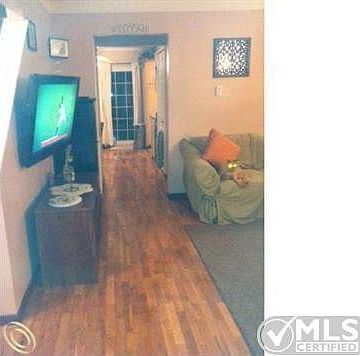 Living Room 3.JPG