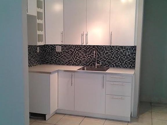 3rd image of 2337 Valley Dr