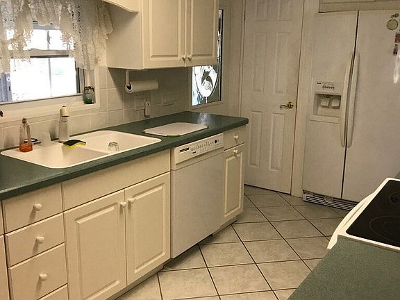 5th image of 34 N Esplanade St