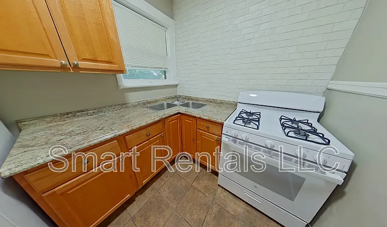 5618 S Grand Blvd #1 — Photo 6