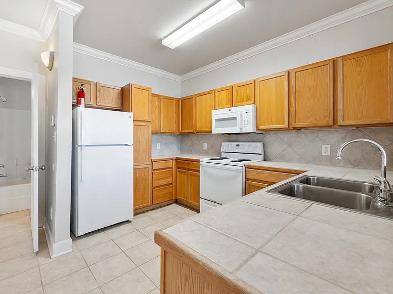 801 Luther St W #1406 — Photo 9
