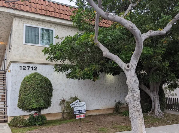 12712 Cranbrook Ave APT 1, Hawthorne, CA 90250