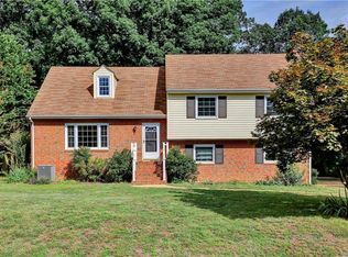 1916 Hollingsworth Dr, North Chesterfield, VA 23235