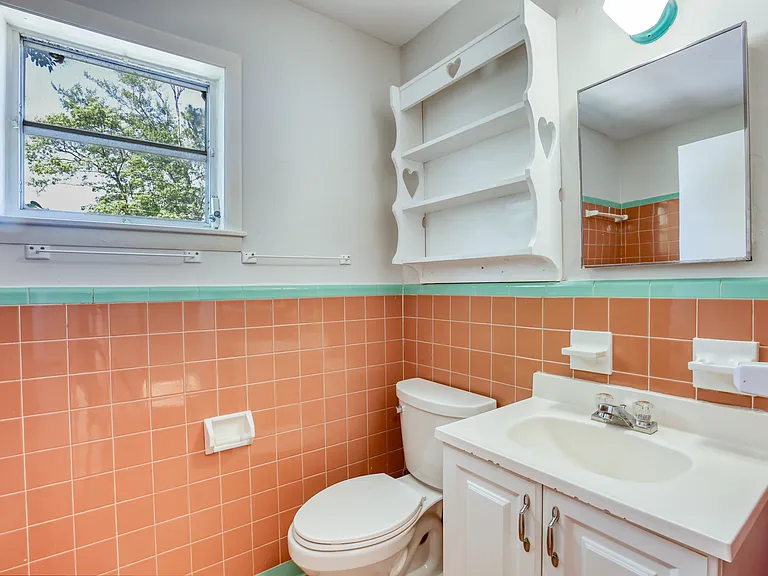 26-28 Columbus Dr — Photo 15