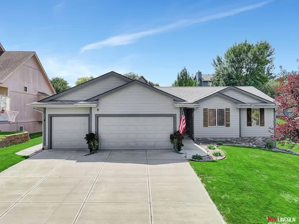 21765 Ponderosa Dr, Gretna, NE 68028