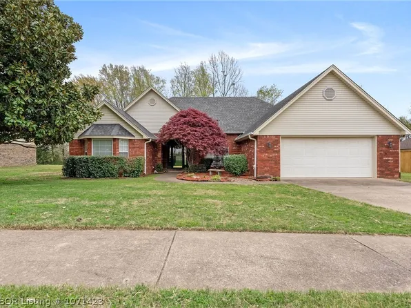 2804 Ash St, Poteau, OK 74953