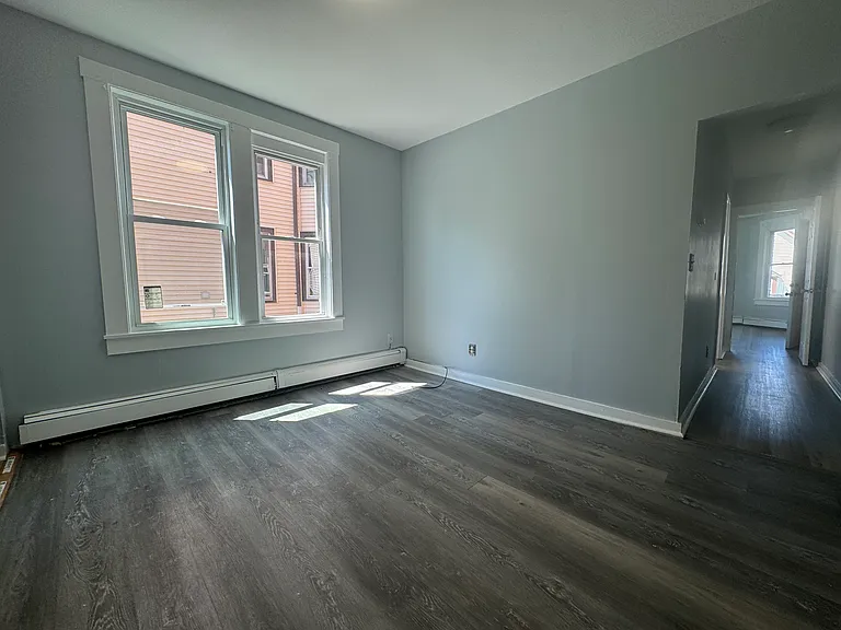 19 Whitmore St #1R — Photo 9