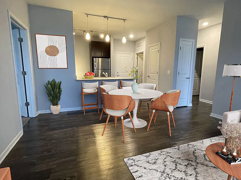 Parkway Flats — Photo 10