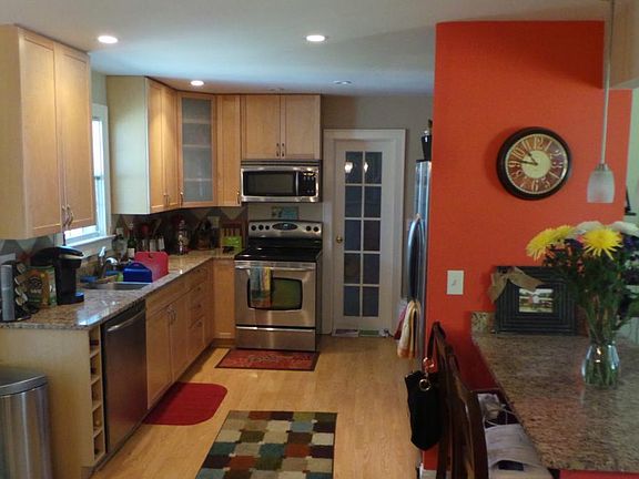 Kitchen/Breakfast Bar