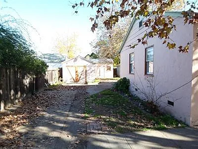 Building Photo - 2880 Branch St