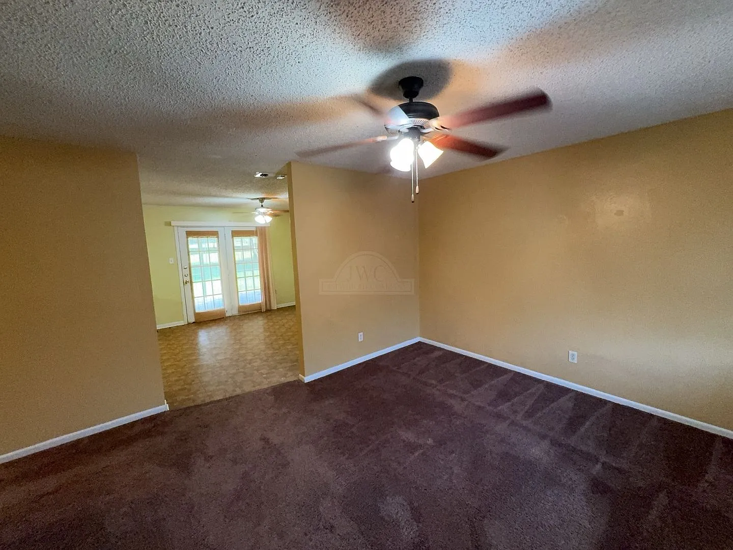820 Michelle Dr — Photo 2